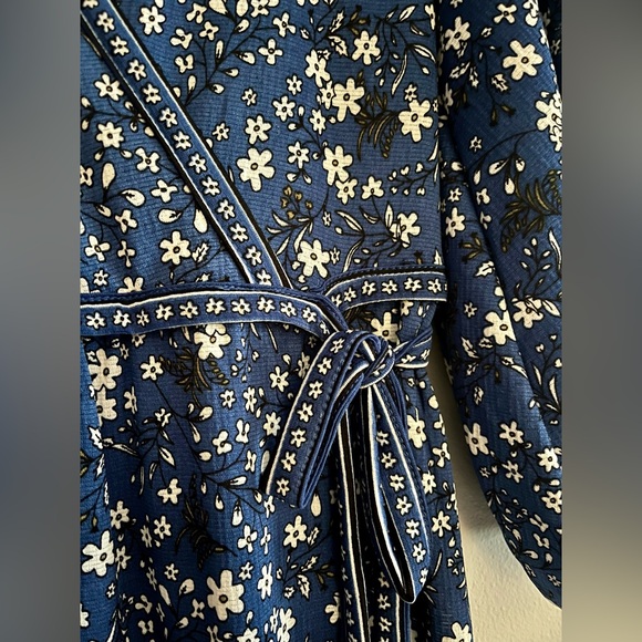 Max Studio tiered wrap long sleeve floral maxi dress - Picture 2 of 5